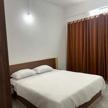 Jayalakshmi Rooms Vaduvanchal المظهر الخارجي الصورة