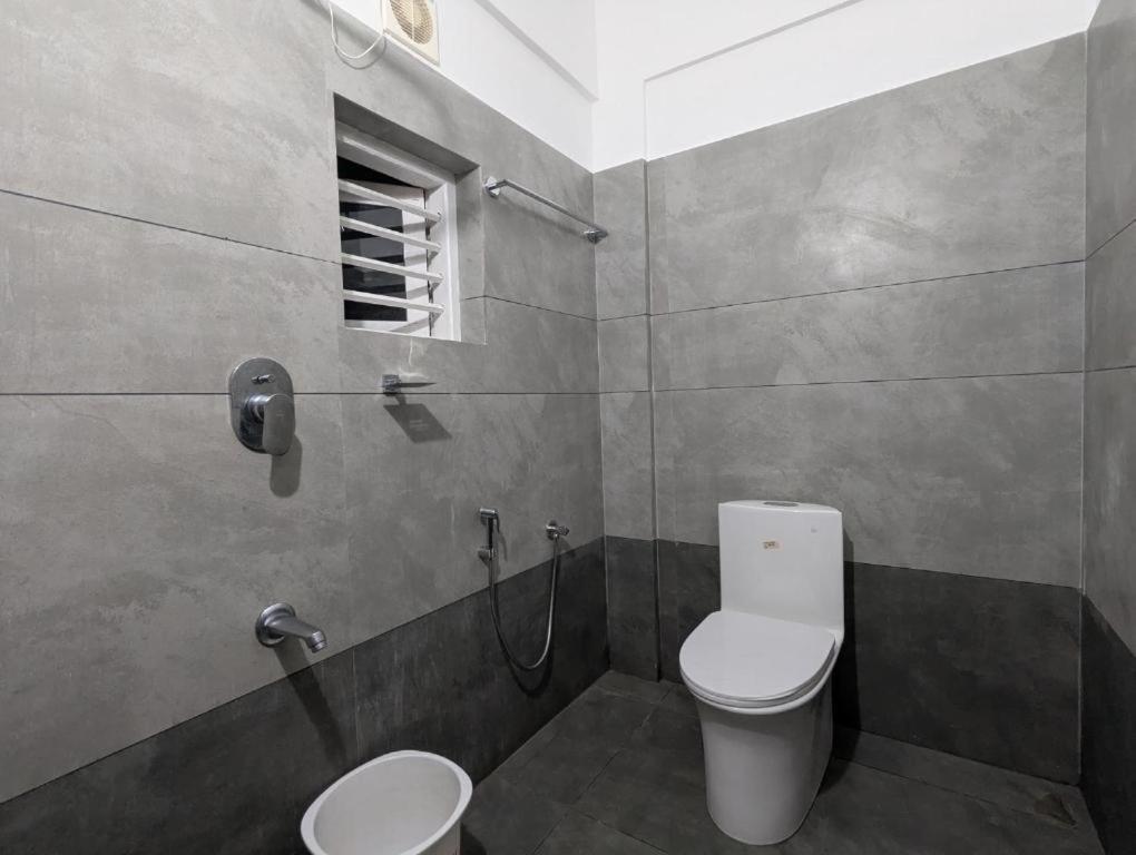 Jayalakshmi Rooms Vaduvanchal المظهر الخارجي الصورة