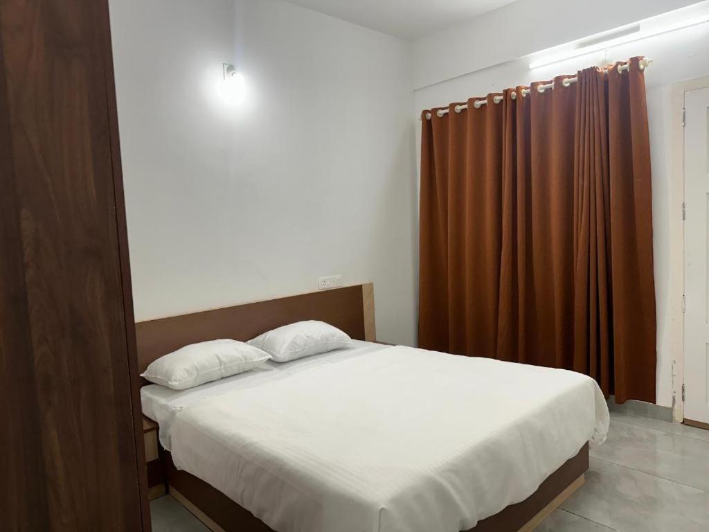 Jayalakshmi Rooms Vaduvanchal المظهر الخارجي الصورة