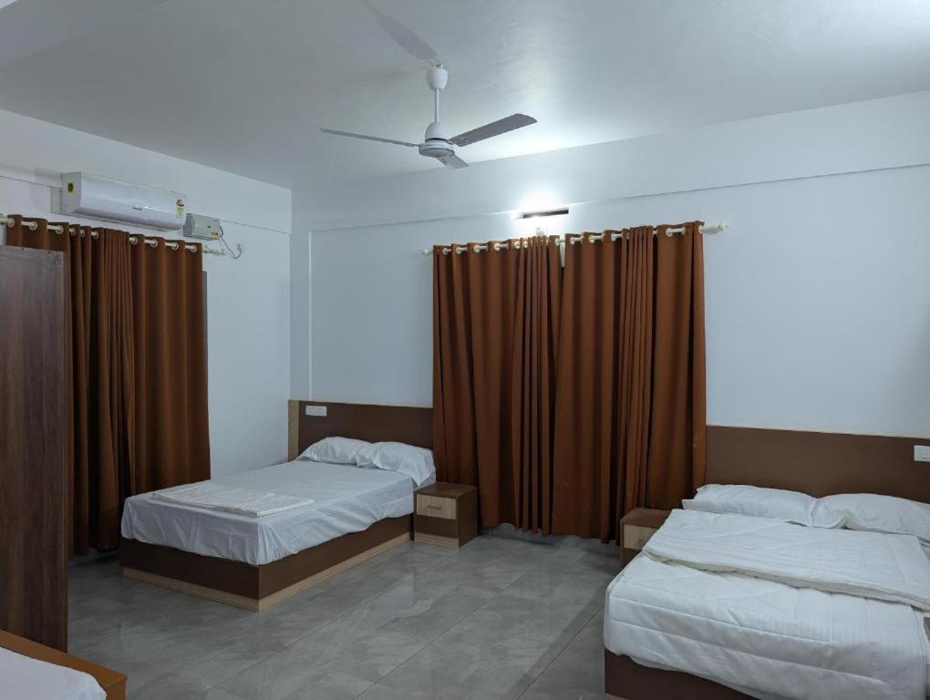 Jayalakshmi Rooms Vaduvanchal المظهر الخارجي الصورة